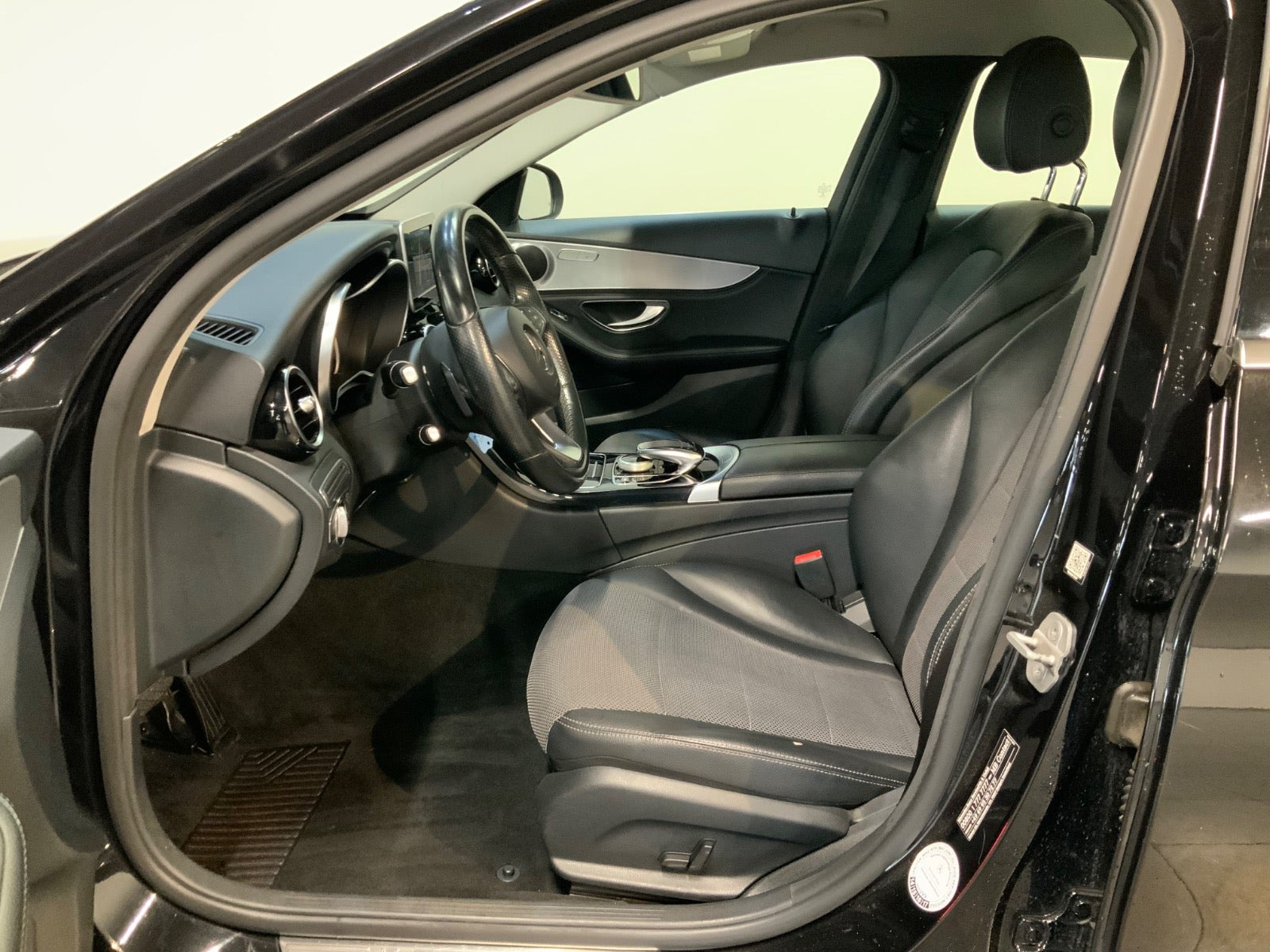 Sort Mercedes C200 fra 2014