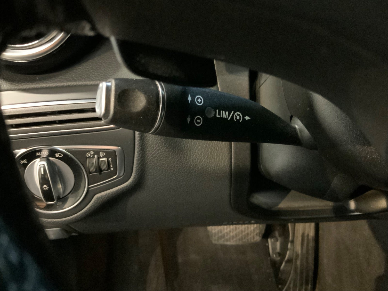 Sort Mercedes C200 fra 2014