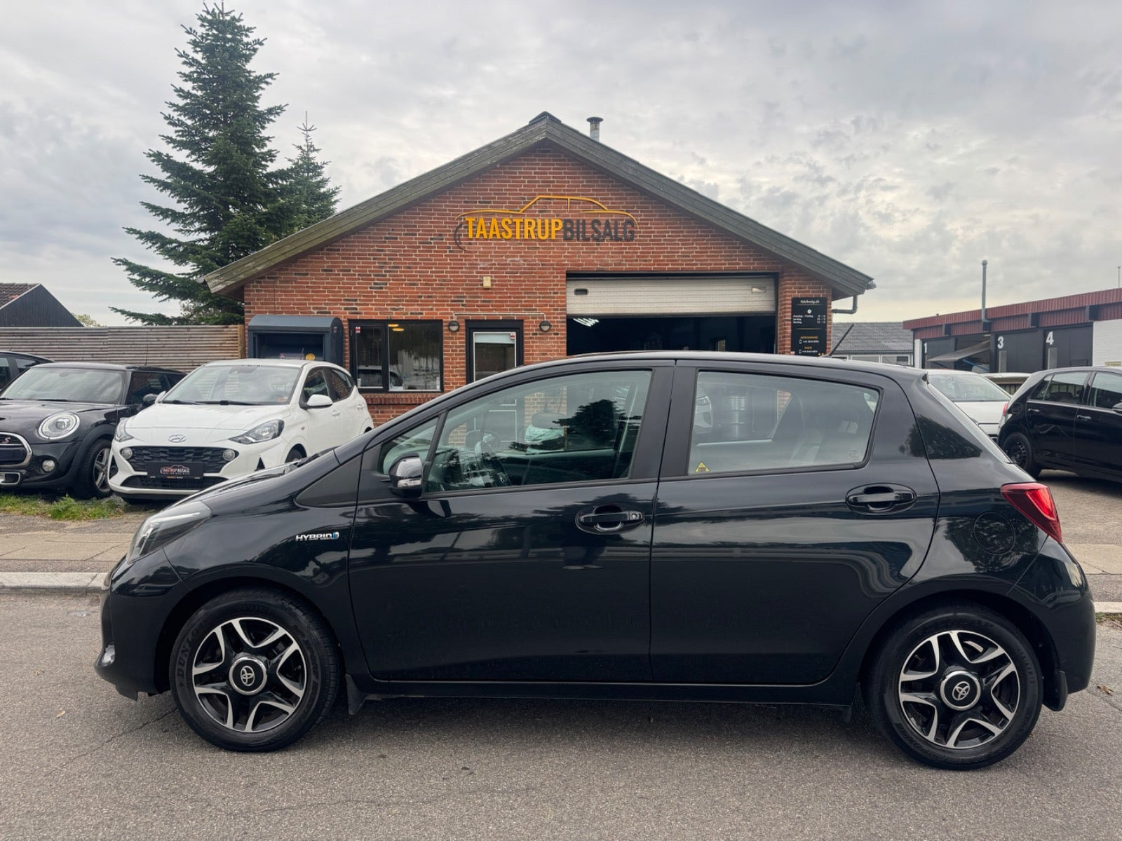 undefined Toyota Yaris fra 2015