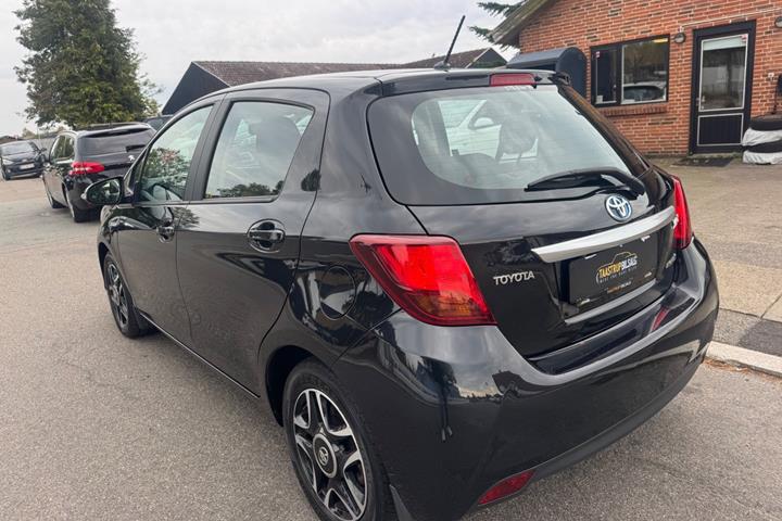 undefined Toyota Yaris fra 2015