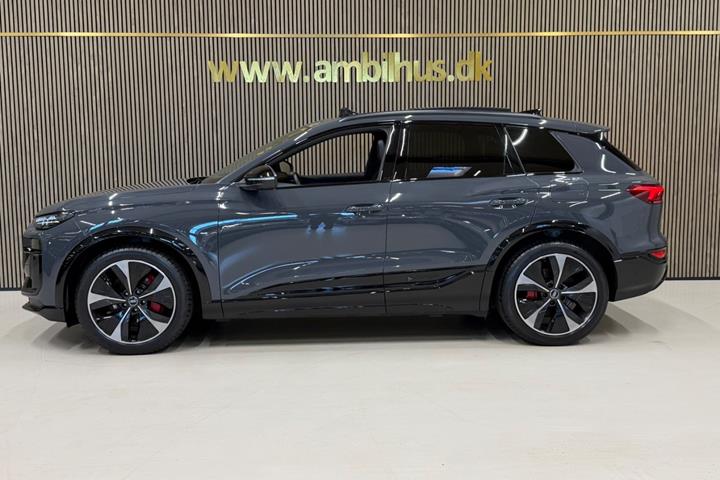 Grå Audi SQ6 e-tron fra 2024