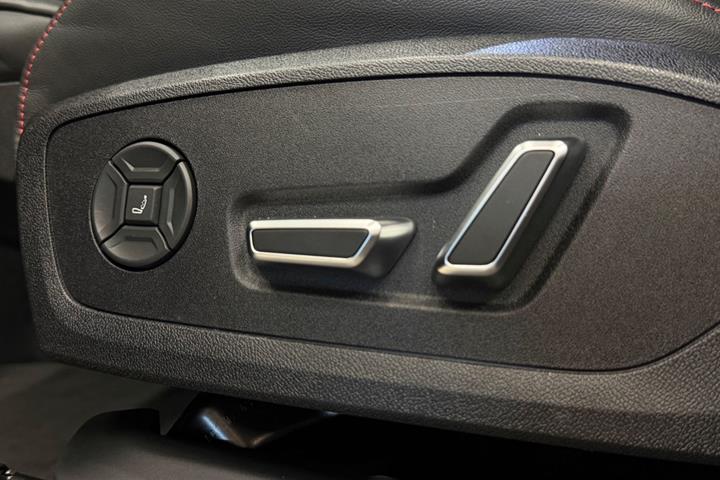Grå Audi SQ6 e-tron fra 2024