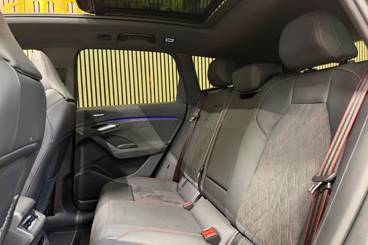 Grå Audi SQ6 e-tron fra 2024