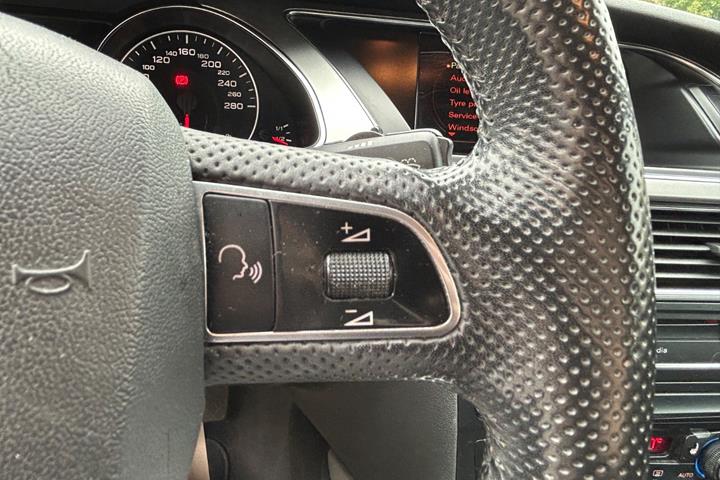 Hvid Audi A5 fra 2010