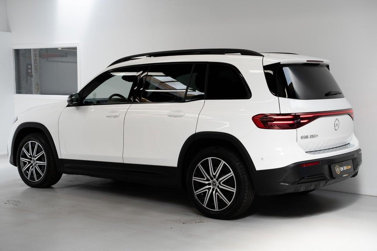 undefined Mercedes EQB250+ fra 2025
