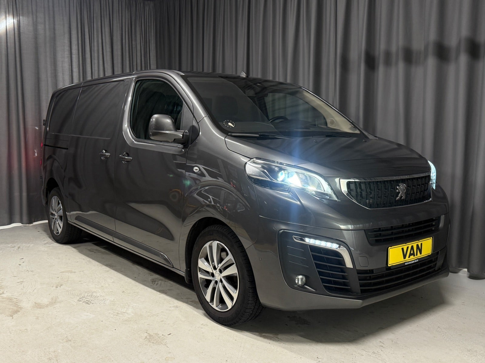 Peugeot Expert 2,0 BlueHDi 177 L2 Ultimate EAT8 Van