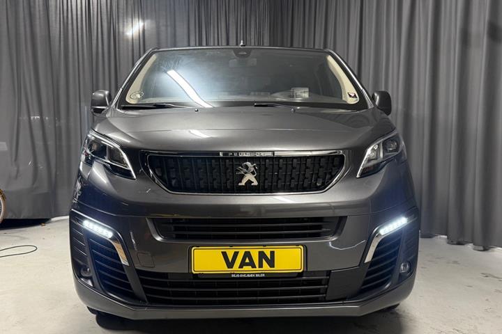 Grå Peugeot Expert fra 2021