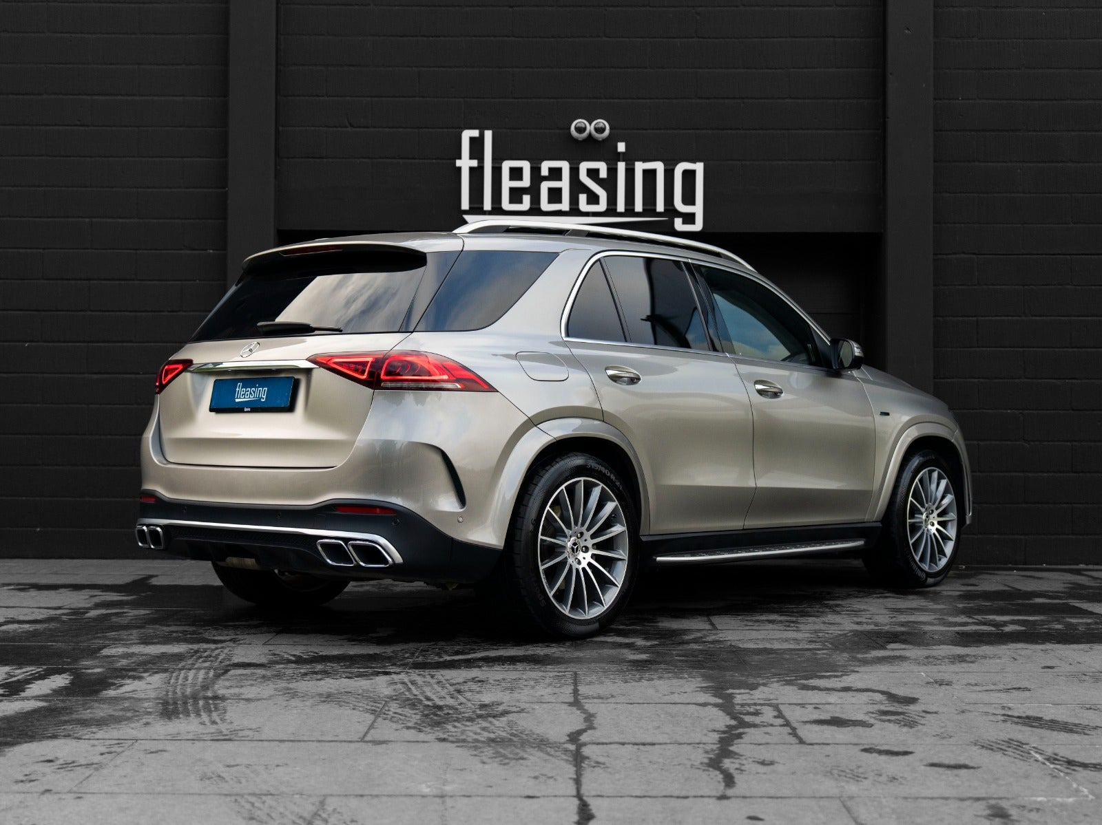 Sølv Mercedes GLE350 de fra 2020