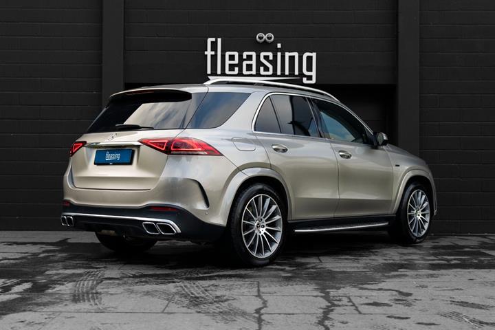 Sølv Mercedes GLE350 de fra 2020
