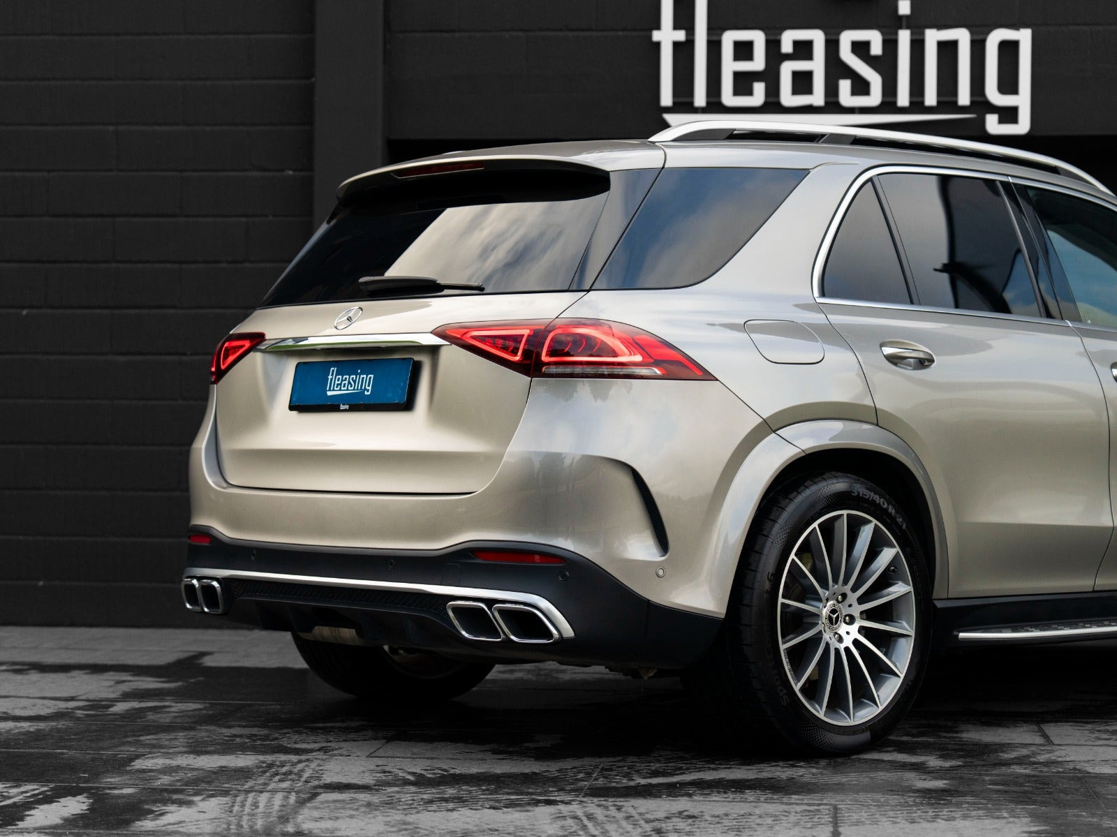 Sølv Mercedes GLE350 de fra 2020