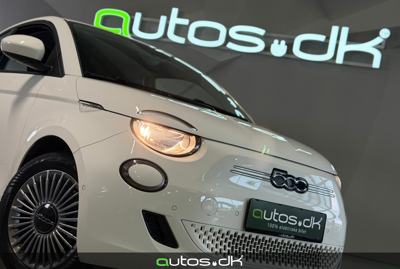 Hvid Fiat 500e fra 2023