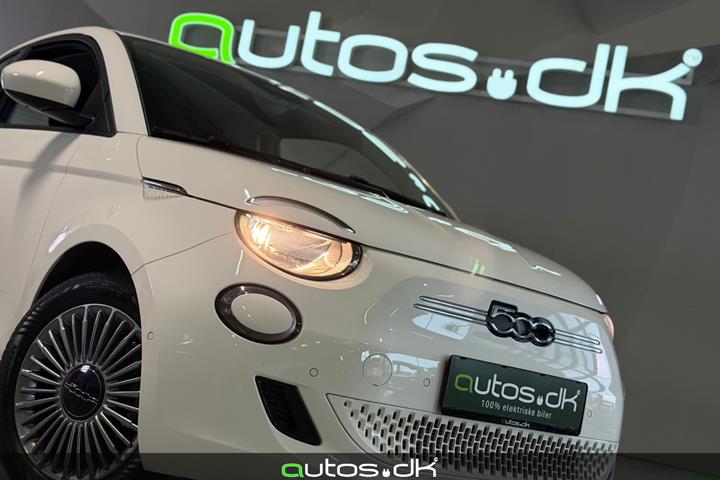 Hvid Fiat 500e fra 2023