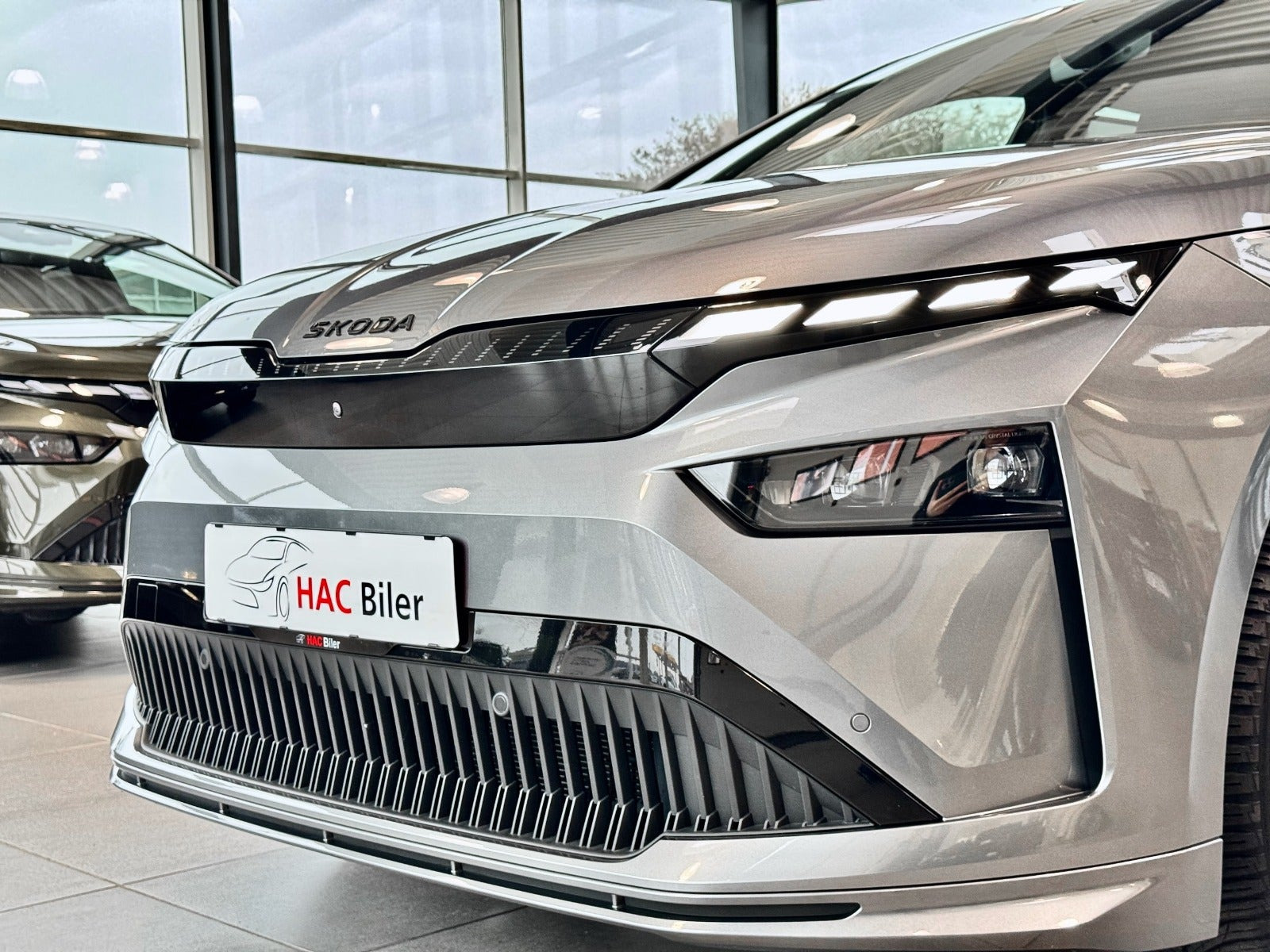 Grå Skoda Enyaq fra 2026