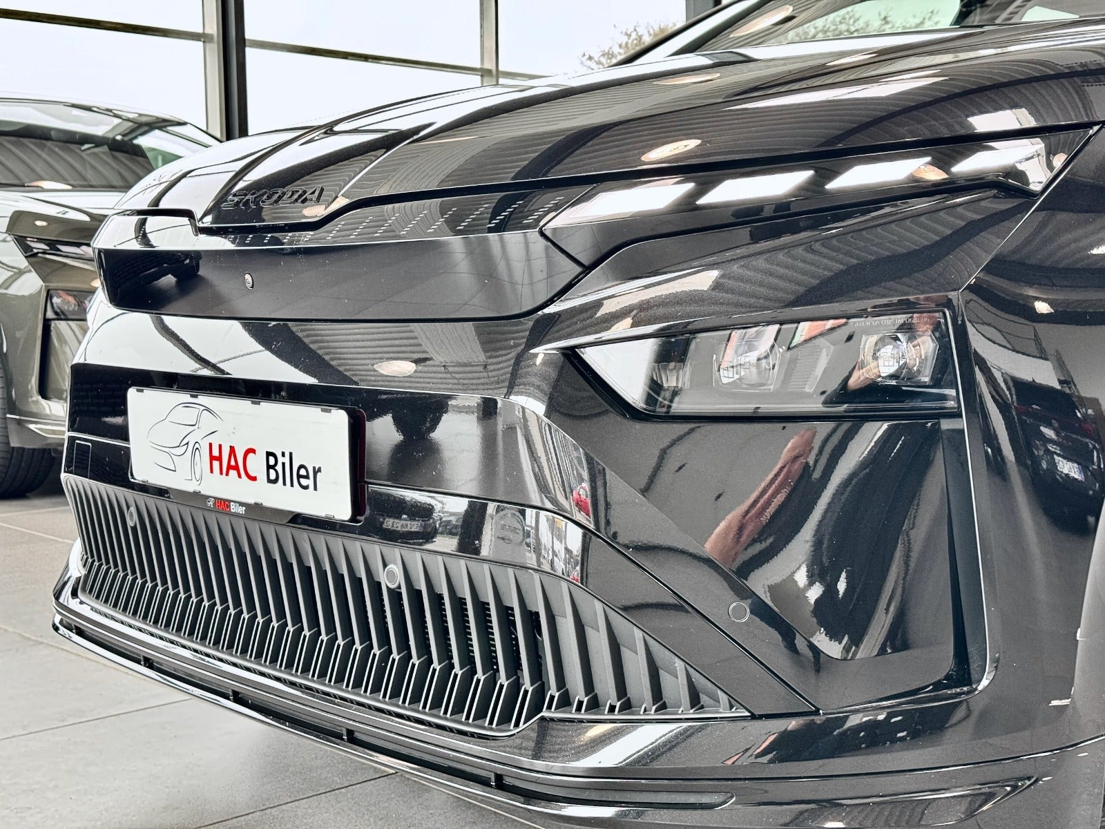 Sort Skoda Enyaq fra 2026