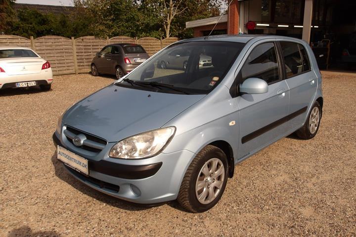 Blå Hyundai Getz fra 2008 set udefra