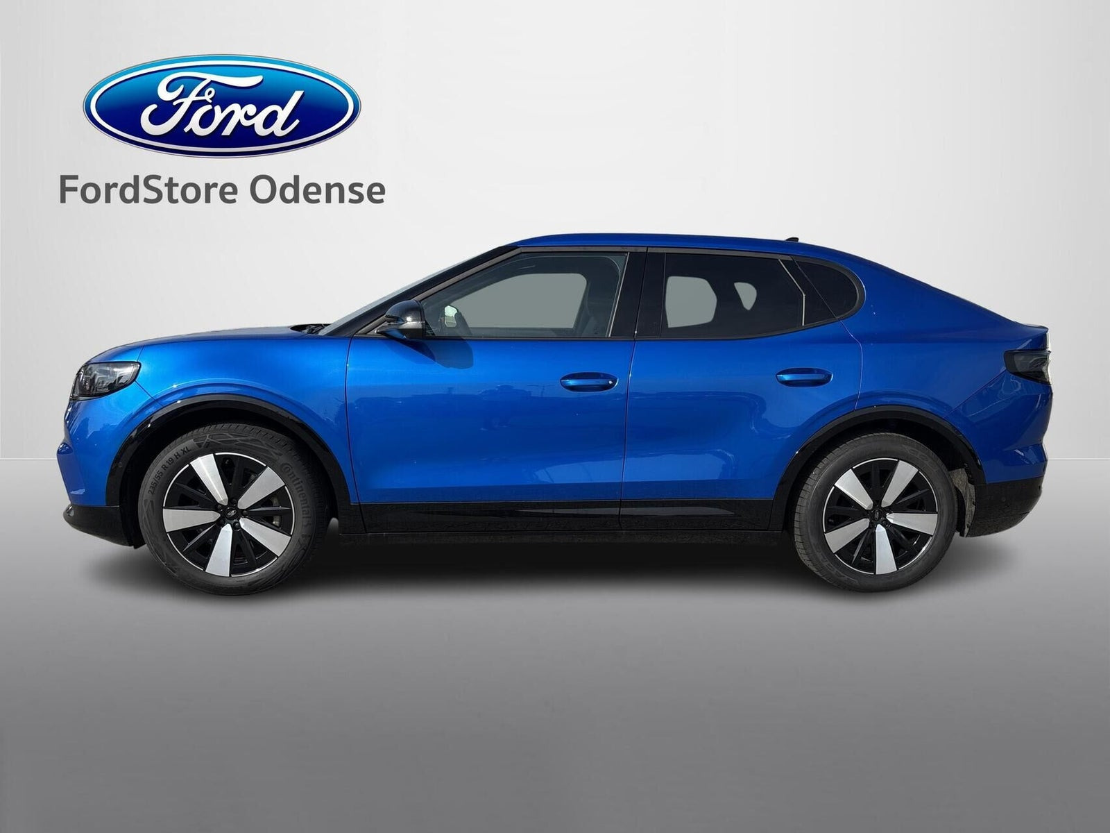 Blå Ford Capri fra 2024