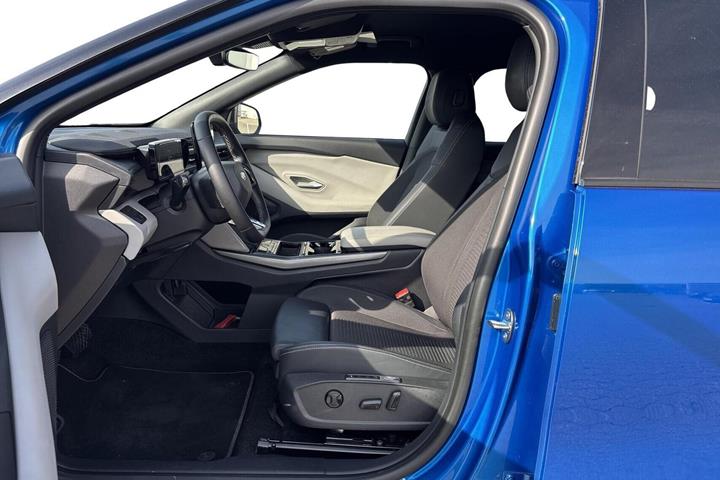 Blå Ford Capri fra 2024