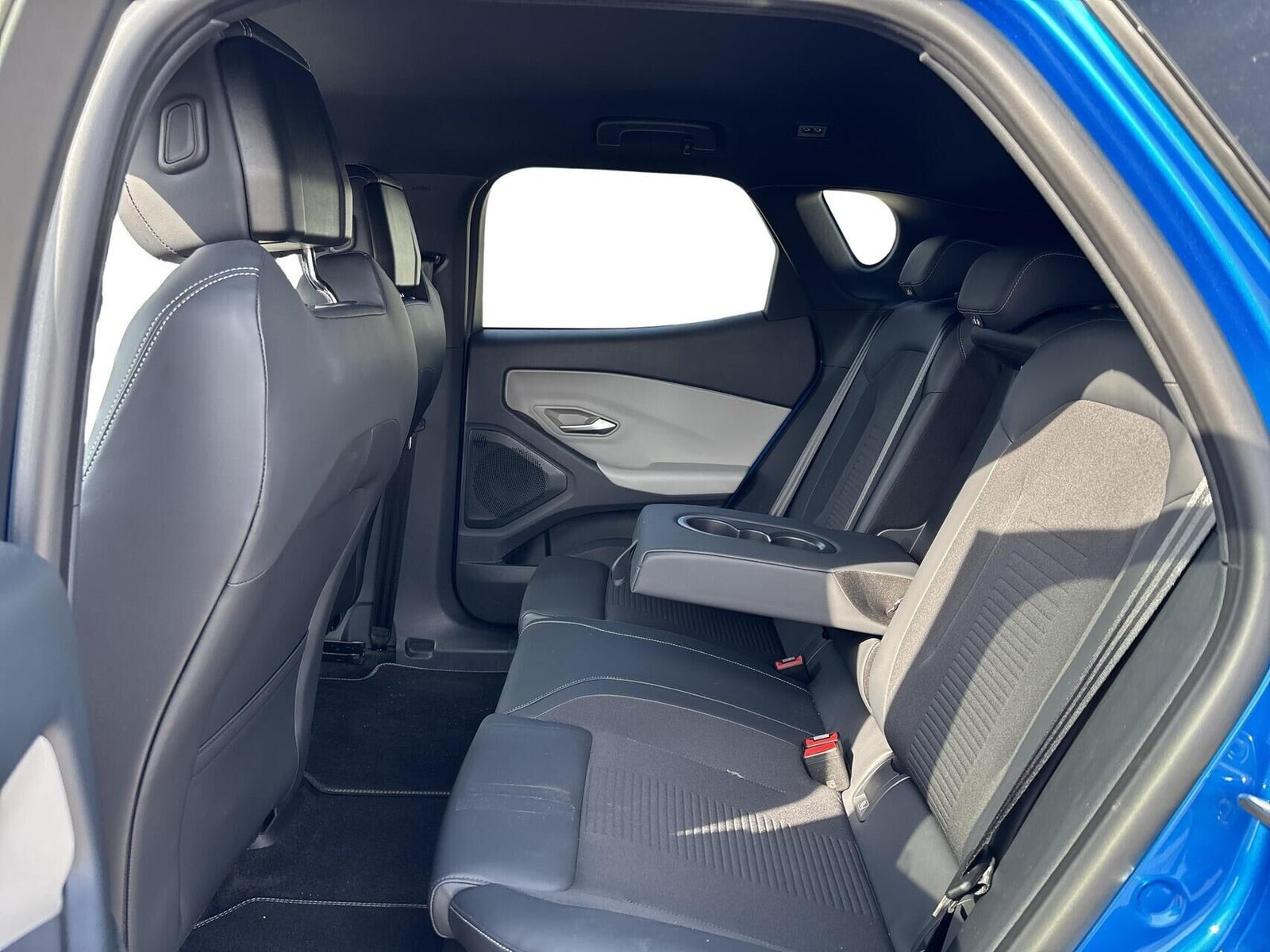 Blå Ford Capri fra 2024