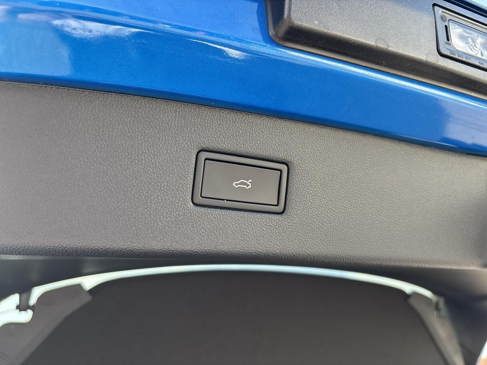 Blå Ford Capri fra 2024