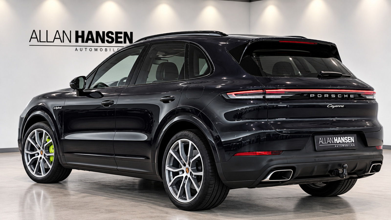 Sort Porsche Cayenne fra 2024