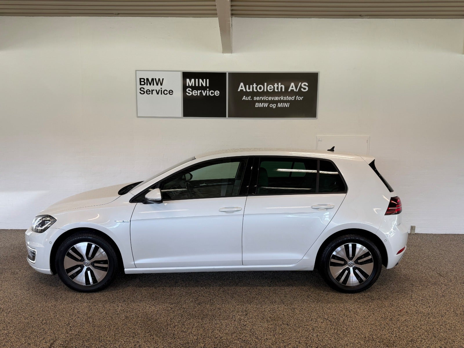 Hvid VW e-Golf VII fra 2020