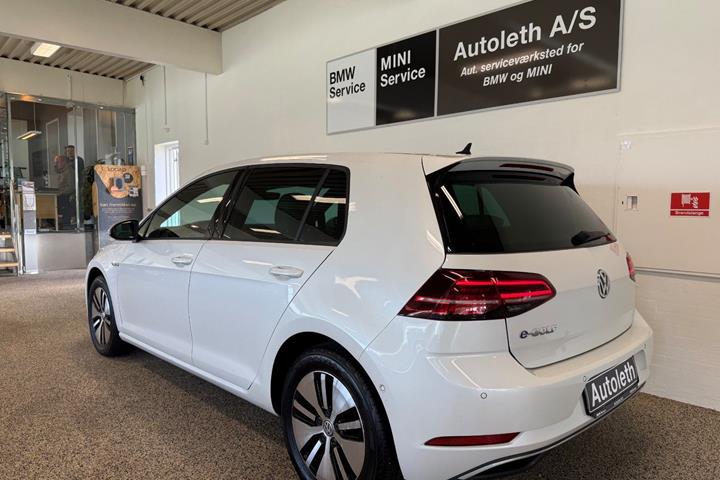 Hvid VW e-Golf VII fra 2020