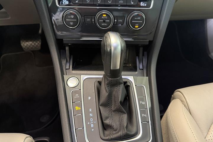 Hvid VW e-Golf VII fra 2020