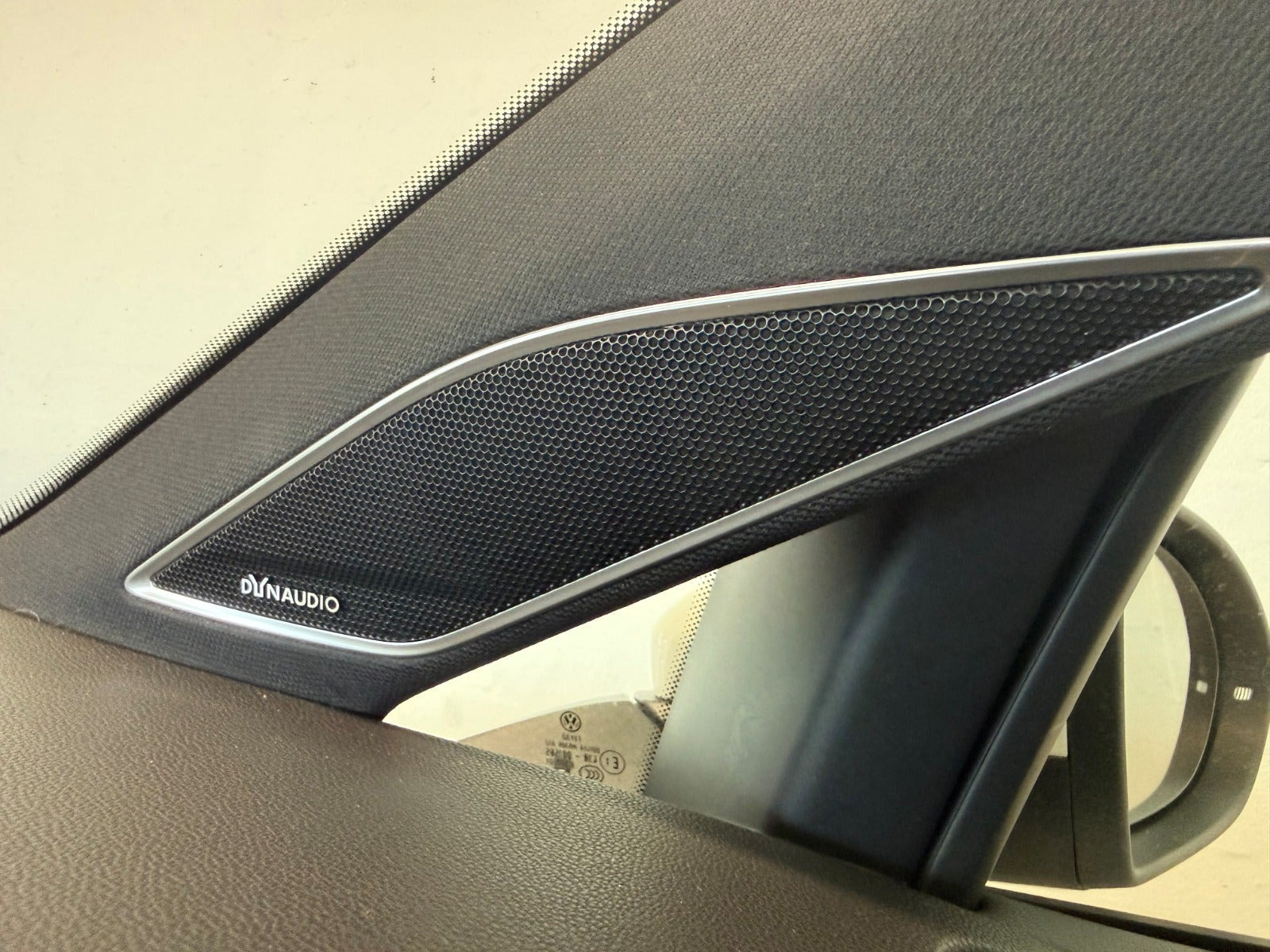 Hvid VW e-Golf VII fra 2020