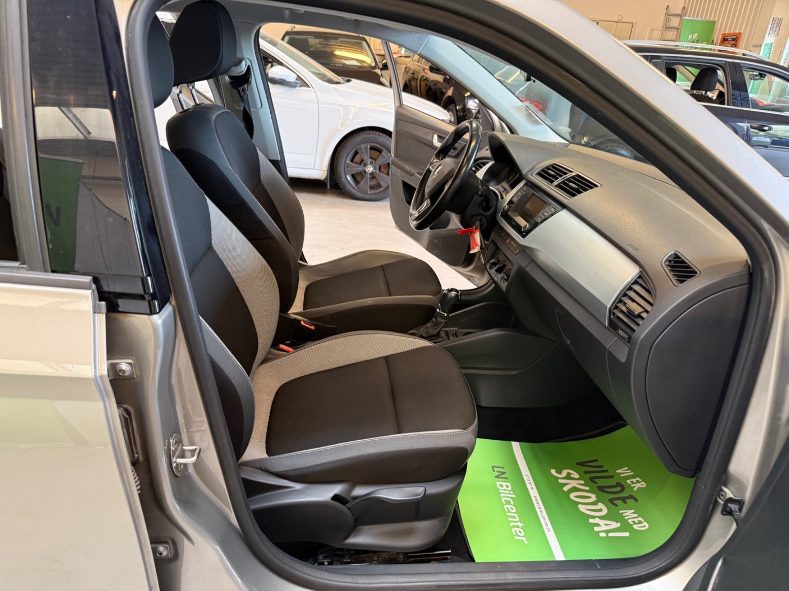 Beige Skoda Fabia fra 2015