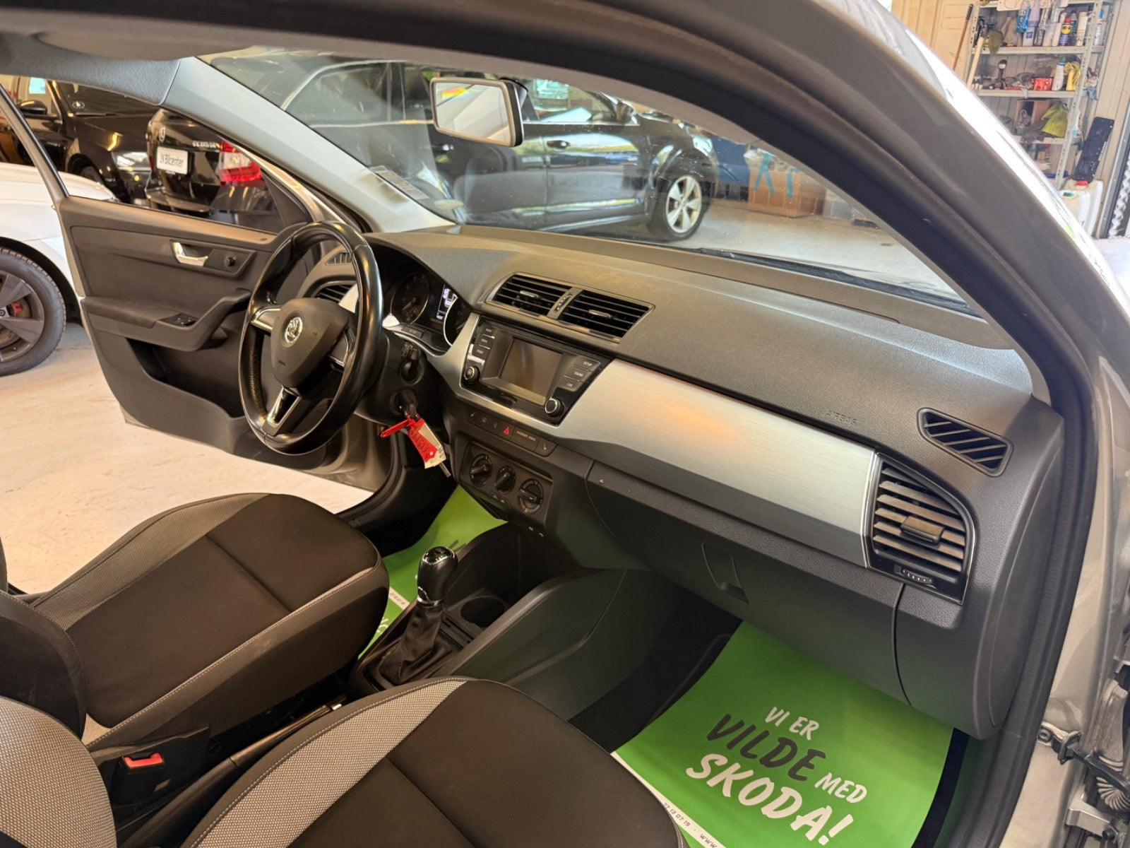 Beige Skoda Fabia fra 2015
