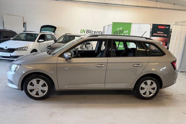 Beige Skoda Fabia fra 2015