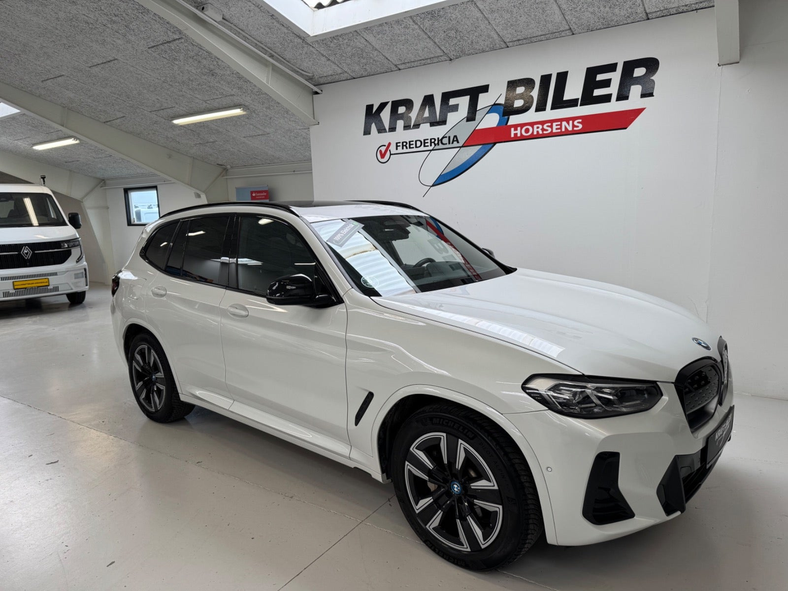 BMW iX3 Charged Plus M-Sport