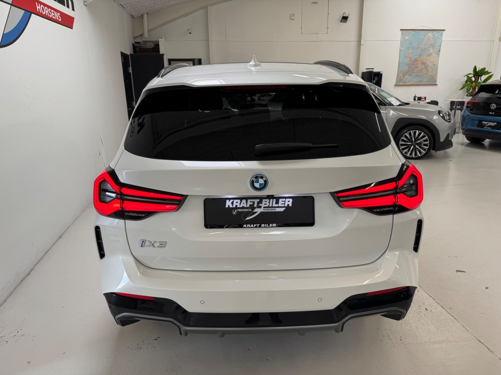 Hvid BMW iX3 fra 2024