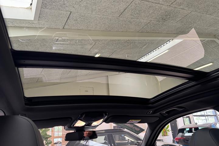 Hvid BMW iX3 fra 2024