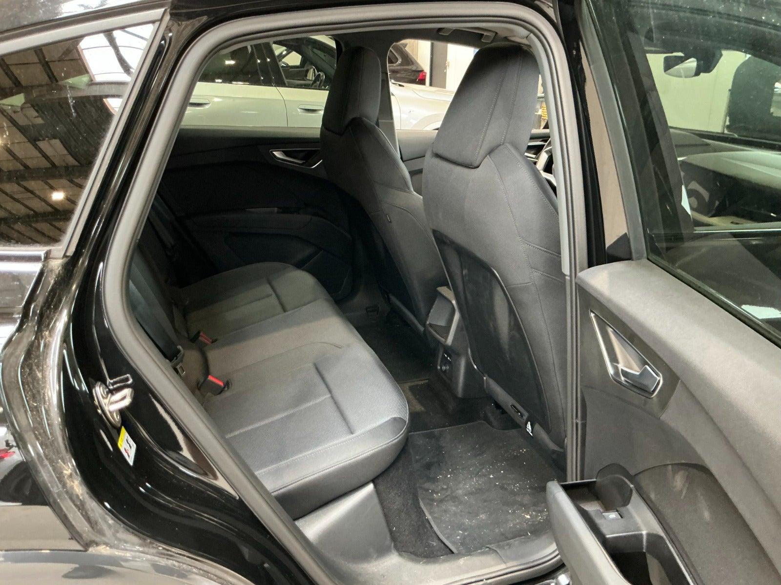 Sort Audi Q4 e-tron fra 2026