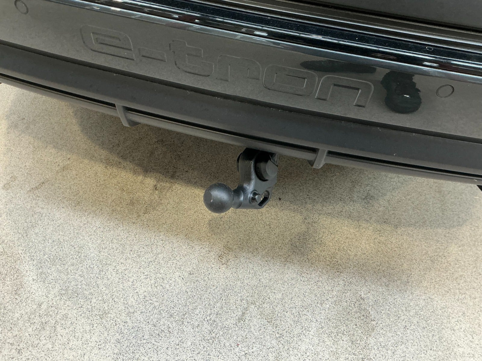 Sort Audi Q4 e-tron fra 2026