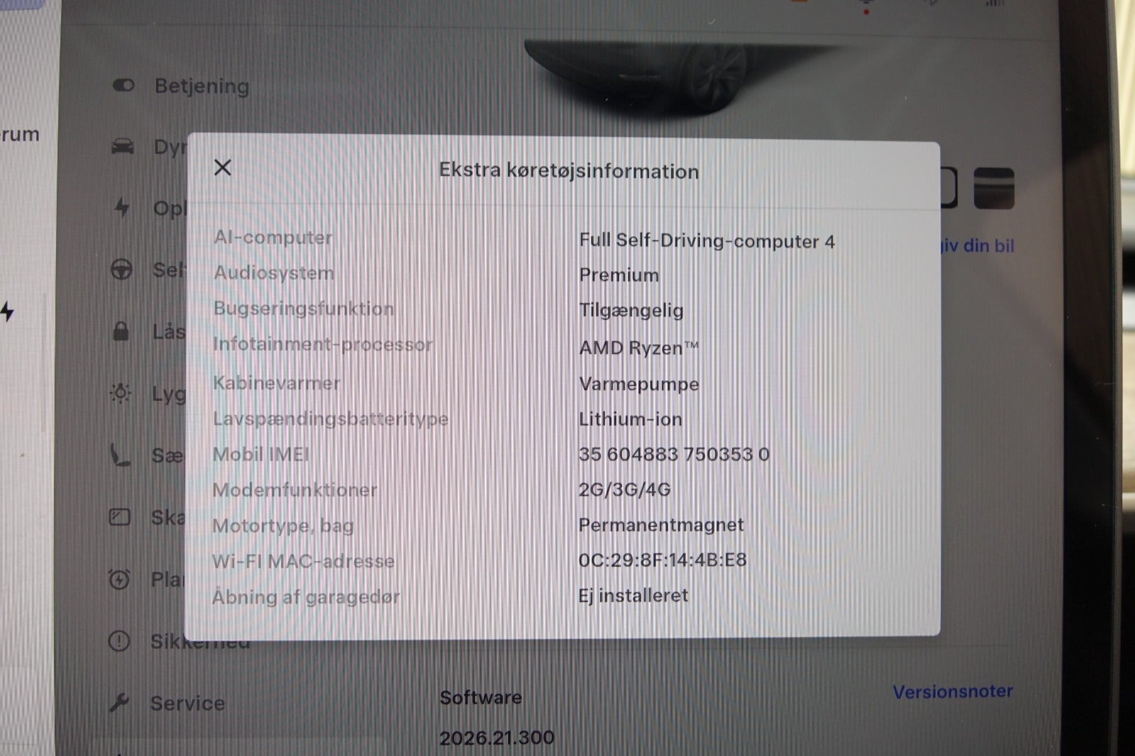 Sort Tesla Model Y fra 2024