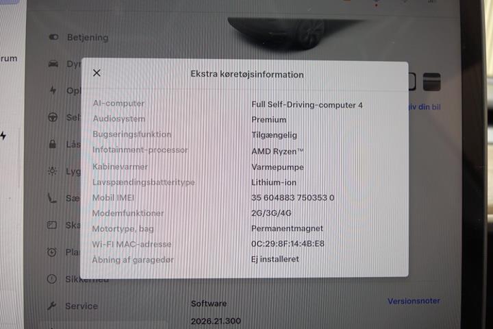 Sort Tesla Model Y fra 2024