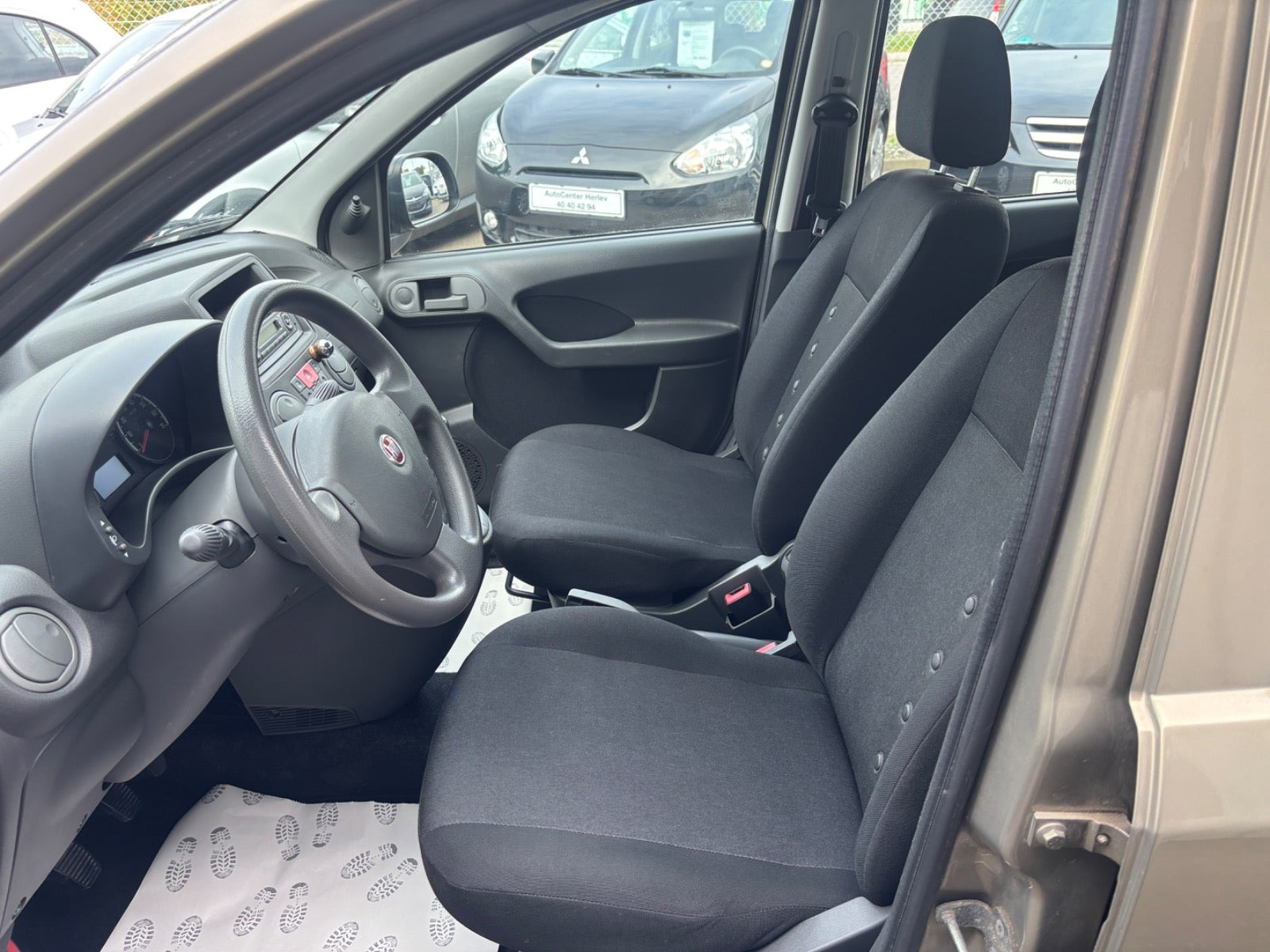 Beige Fiat Panda fra 2012
