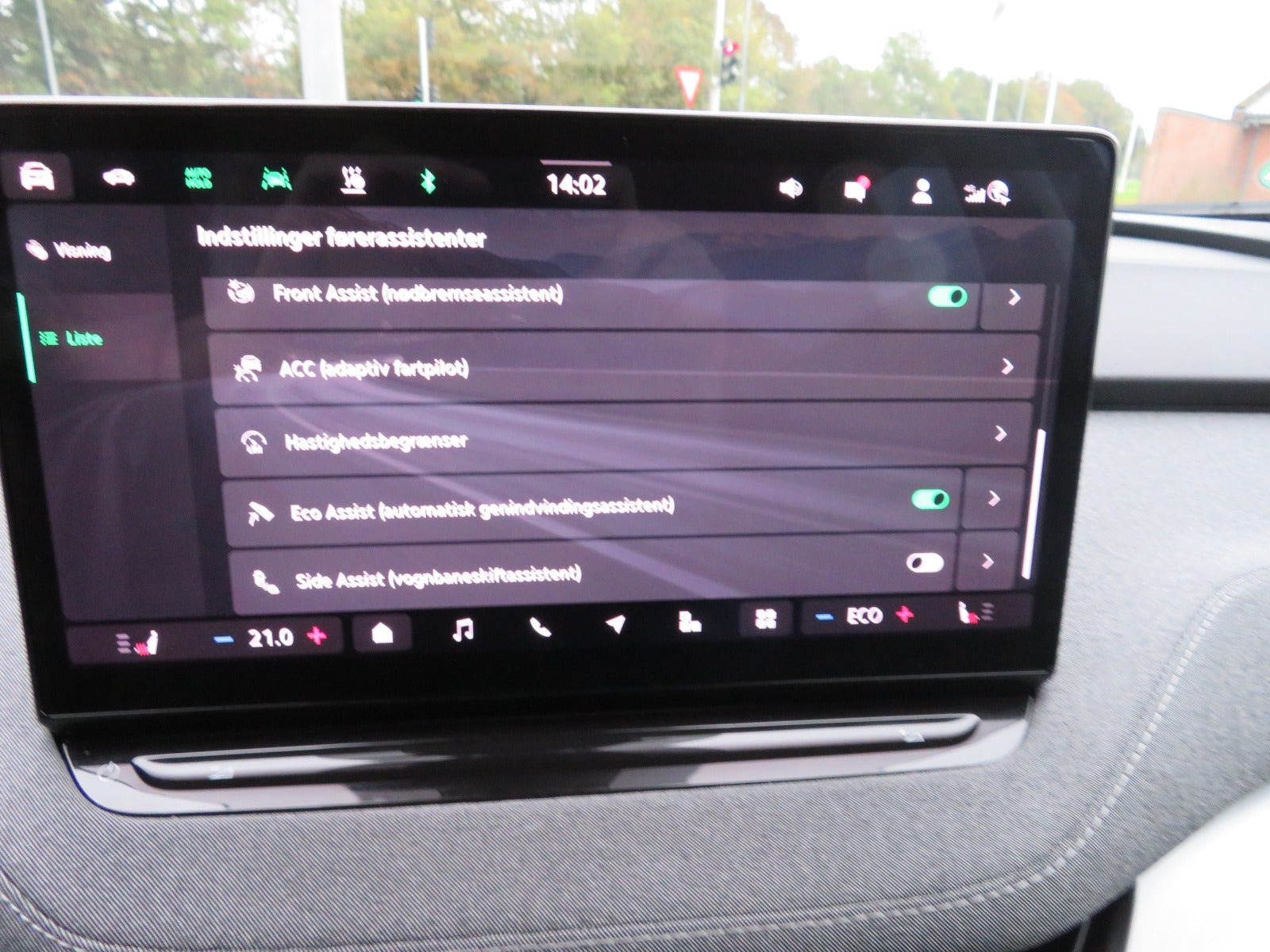 Grå Skoda Enyaq fra 2025