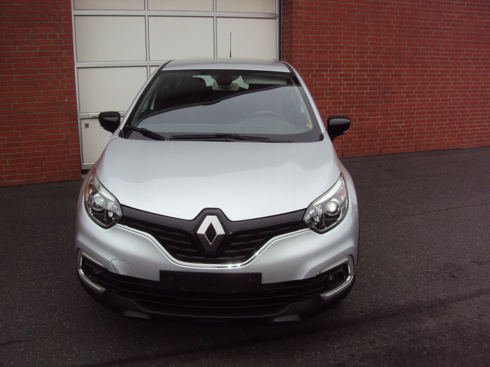 Sølv Renault Captur fra 2019