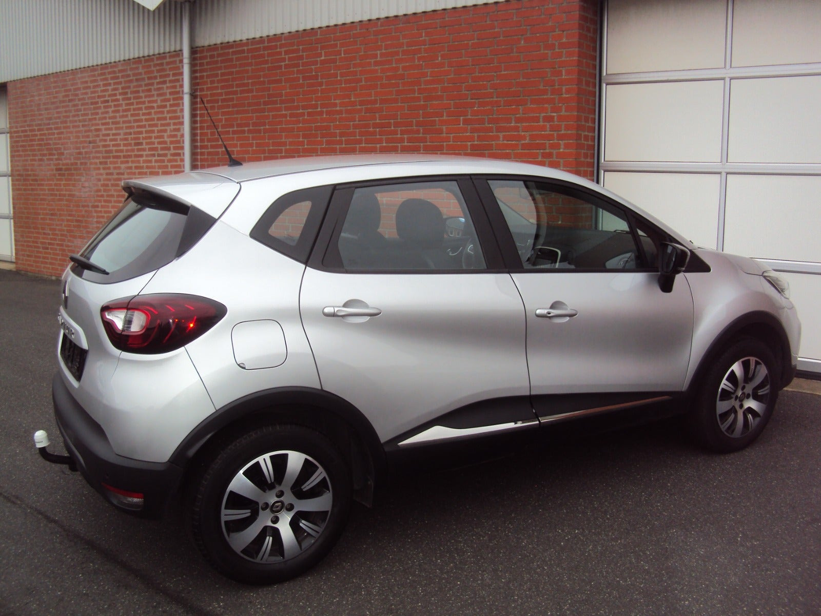 Sølv Renault Captur fra 2019