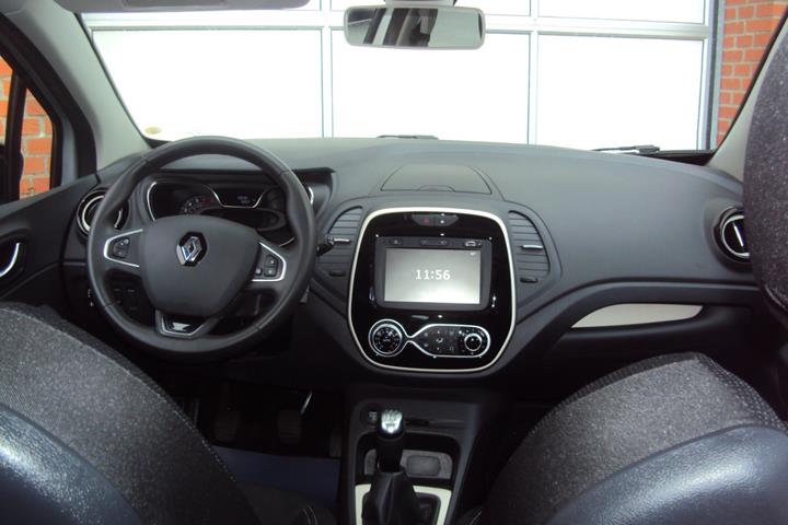 Sølv Renault Captur fra 2019