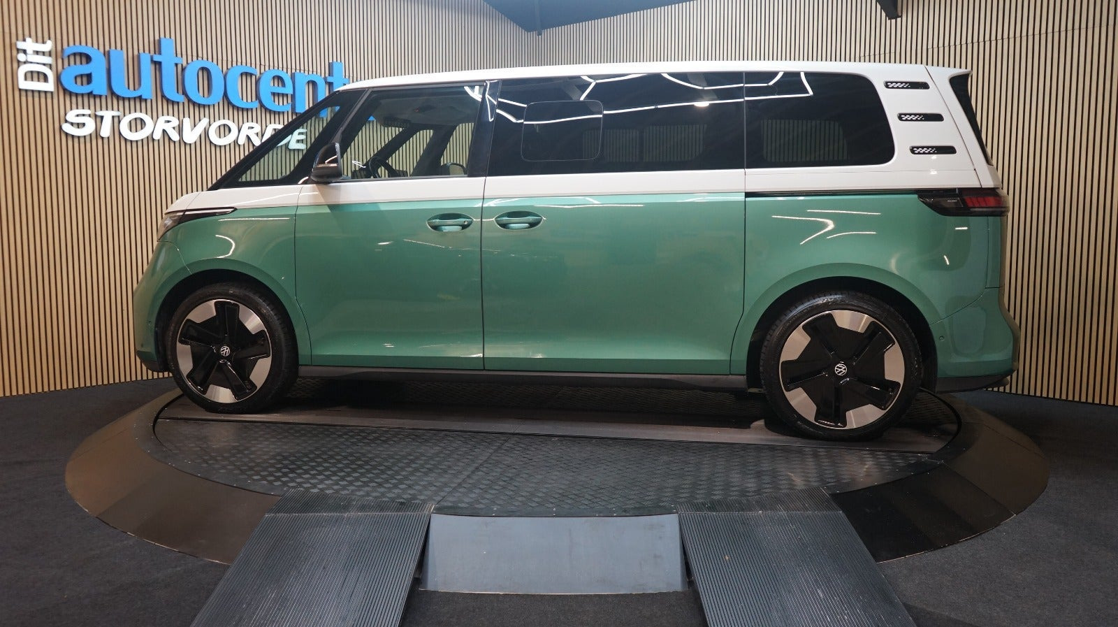 Hvid VW ID.Buzz fra 2025