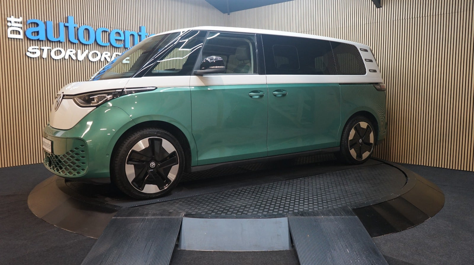 Hvid VW ID.Buzz fra 2025