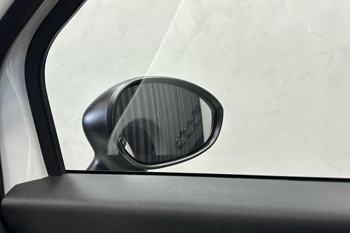 Hvid Fiat 500 fra 2024