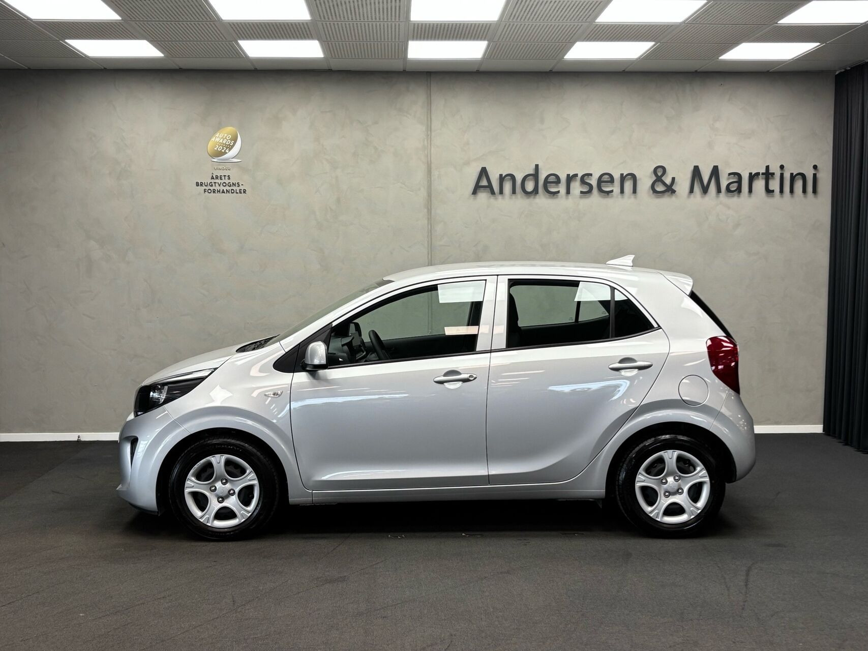Sølv Kia Picanto fra 2023