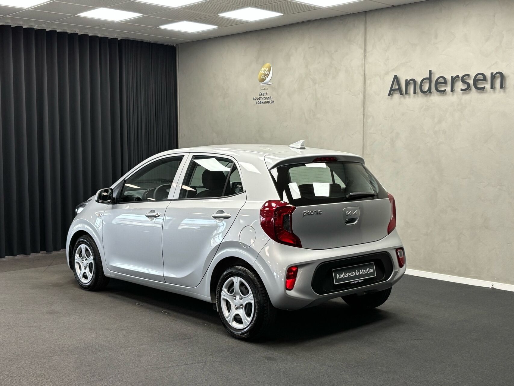 Sølv Kia Picanto fra 2023