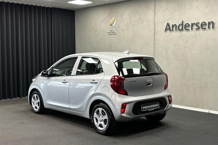 Sølv Kia Picanto fra 2023