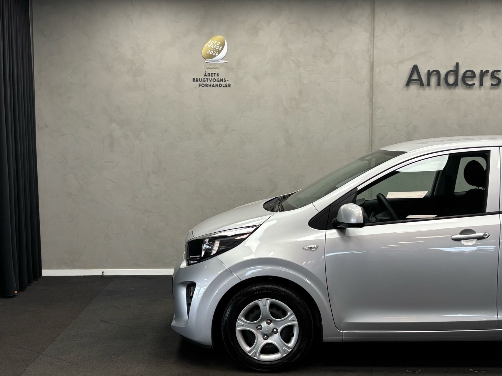 Sølv Kia Picanto fra 2023